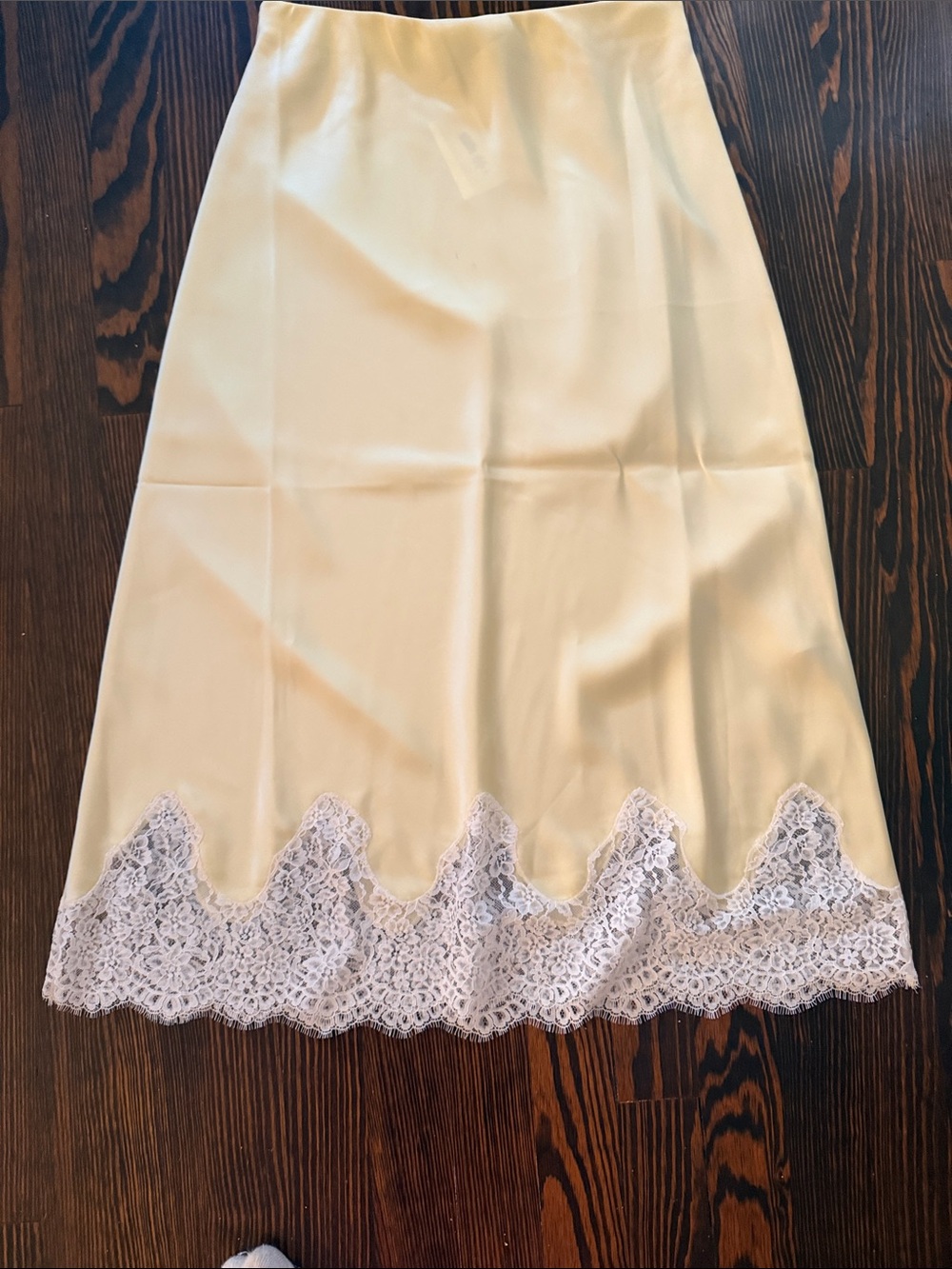 Aritzia pale yellow satin  Maxi  Skirt with Lace Hem